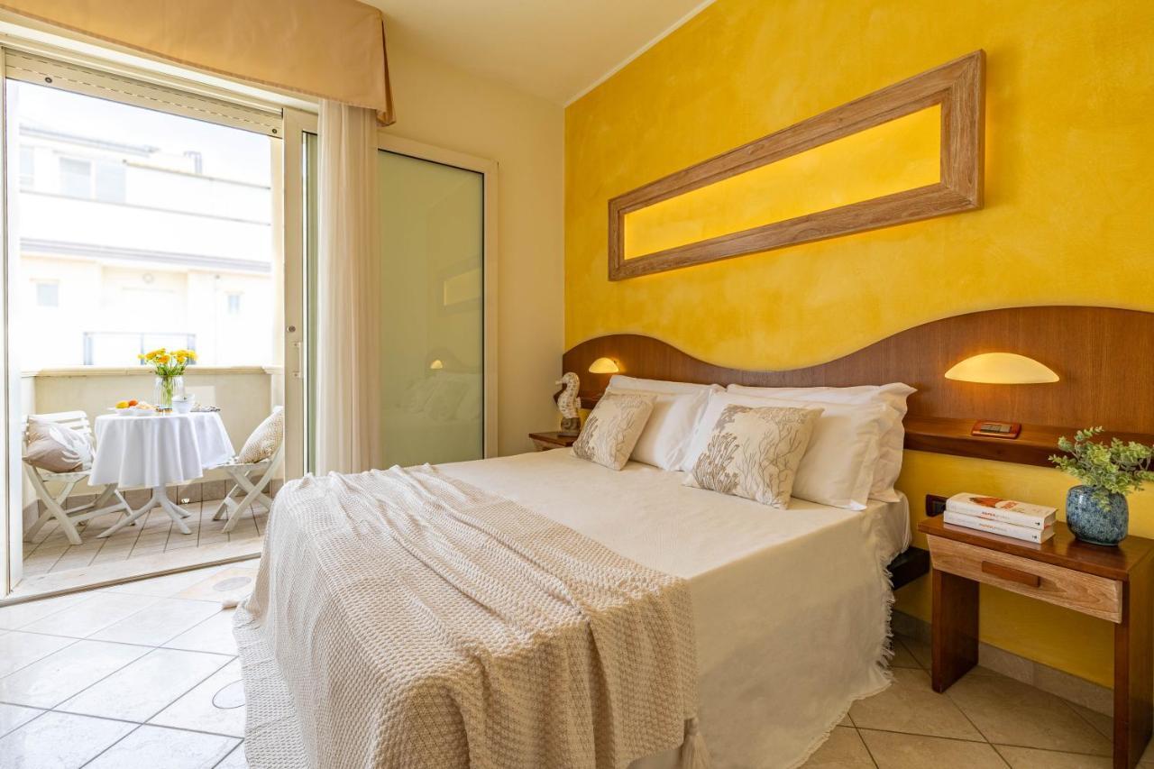 Hotel Smeraldo Cesenatico Esterno foto