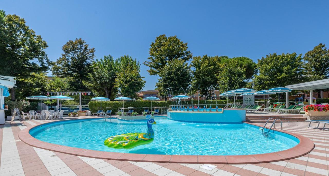 Hotel Smeraldo Cesenatico Esterno foto