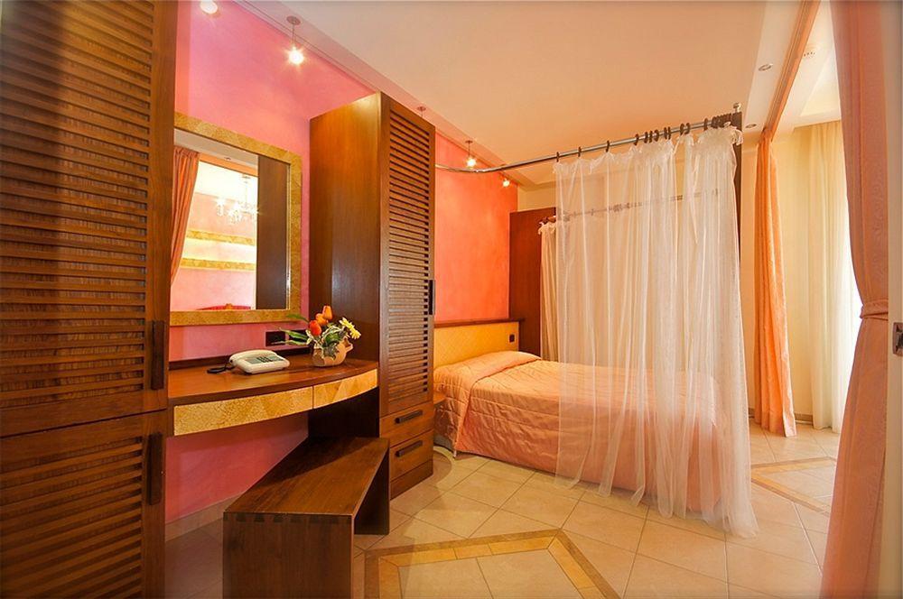 Hotel Smeraldo Cesenatico Esterno foto