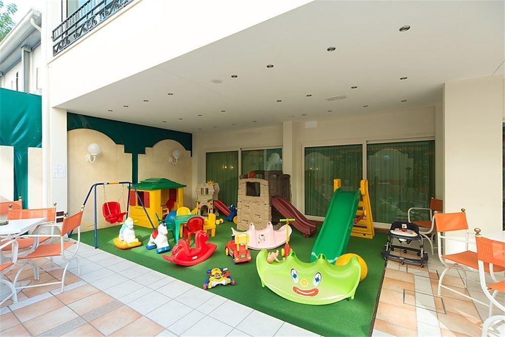 Hotel Smeraldo Cesenatico Esterno foto