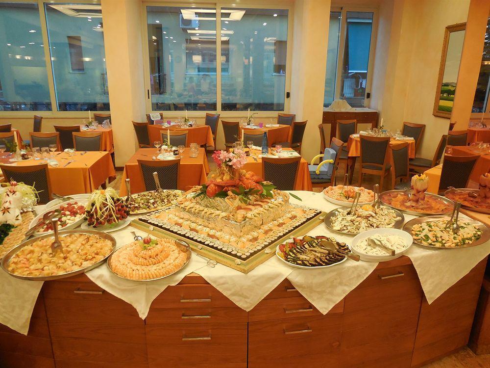 Hotel Smeraldo Cesenatico Esterno foto