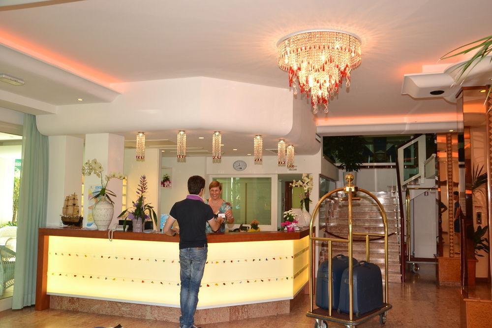 Hotel Smeraldo Cesenatico Esterno foto
