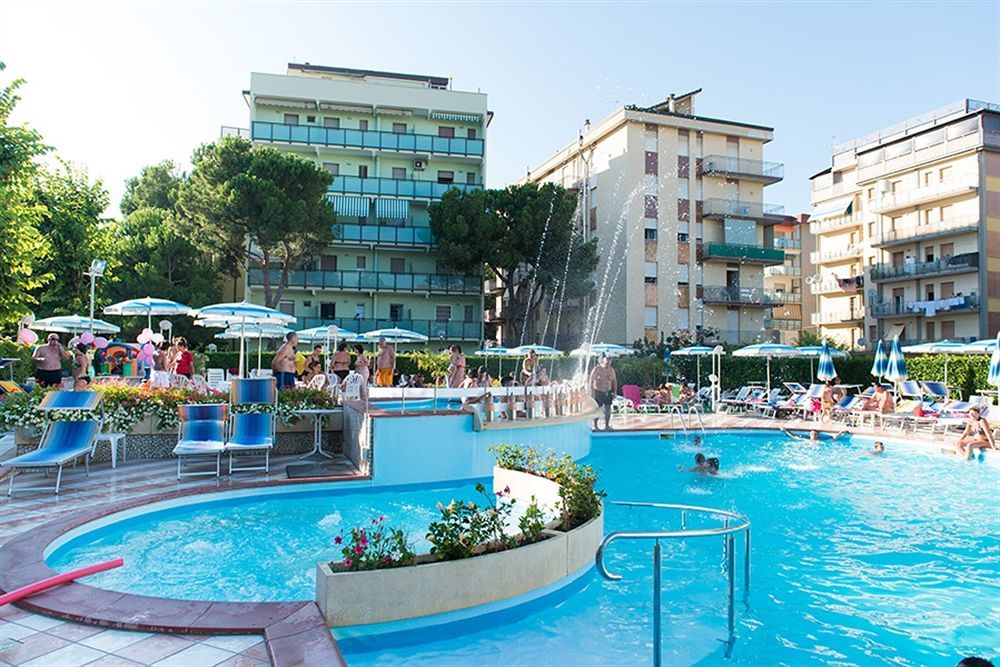 Hotel Smeraldo Cesenatico Esterno foto