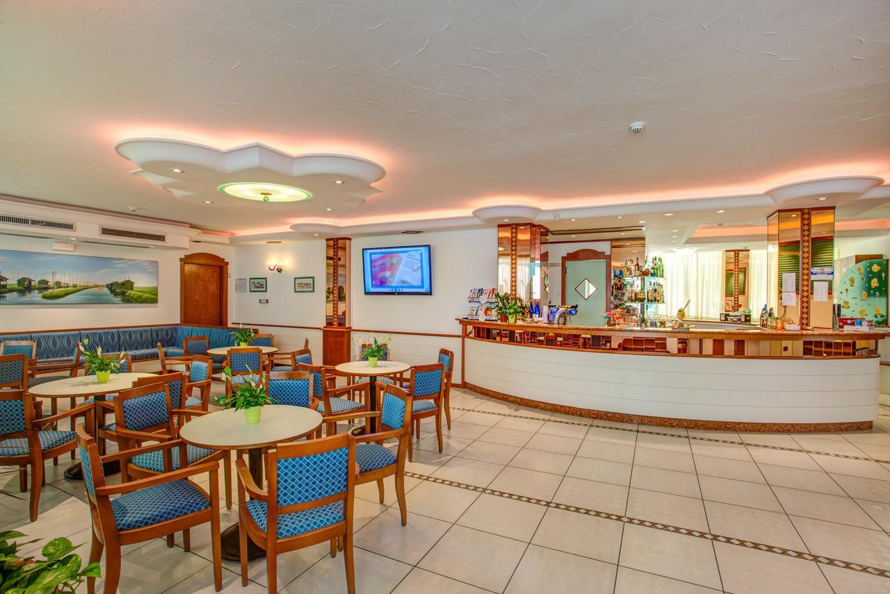 Hotel Smeraldo Cesenatico Esterno foto