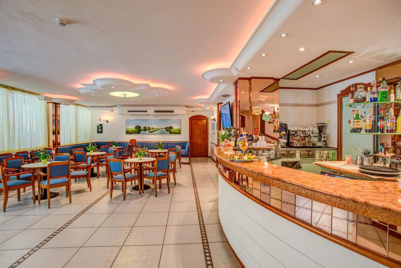 Hotel Smeraldo Cesenatico Esterno foto